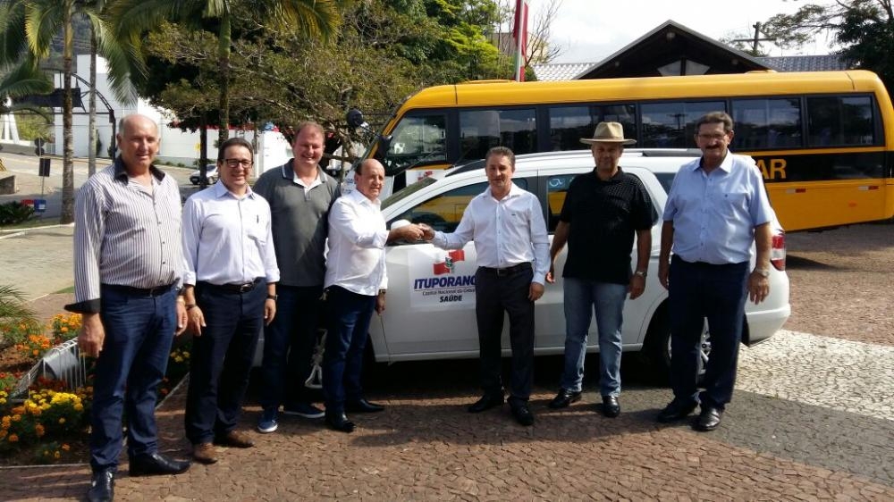 Secretaria de Saúde de Ituporanga recebe dois novos carros