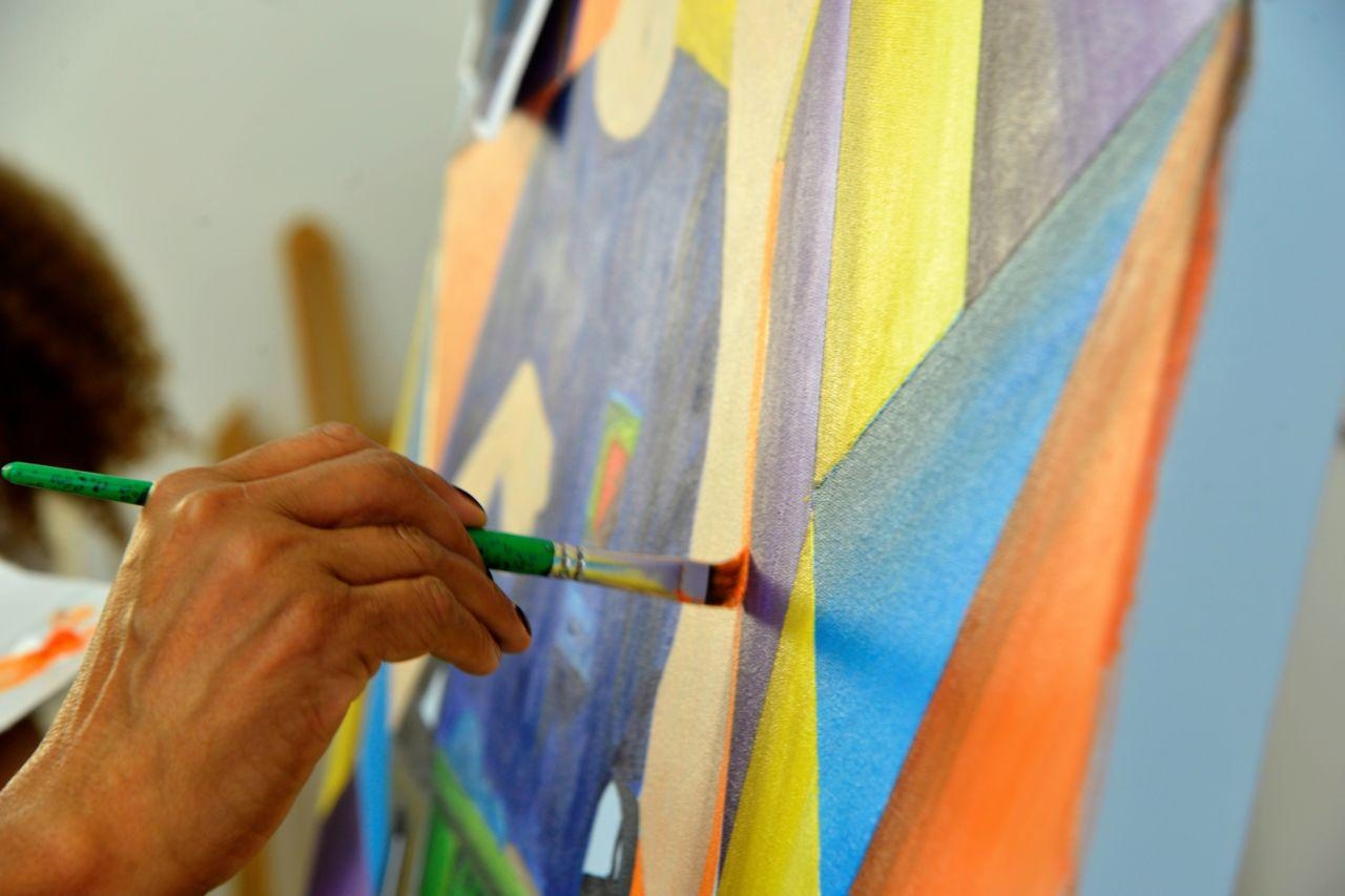 Abertas inscrições para aulas gratuitas de pintura sobre tela em Ituporanga