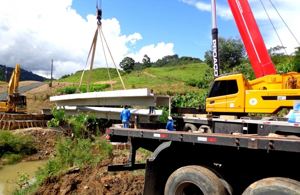 Secretaria de Infraestrutura trabalha na construção de pontes nas comunidades de Ituporanga