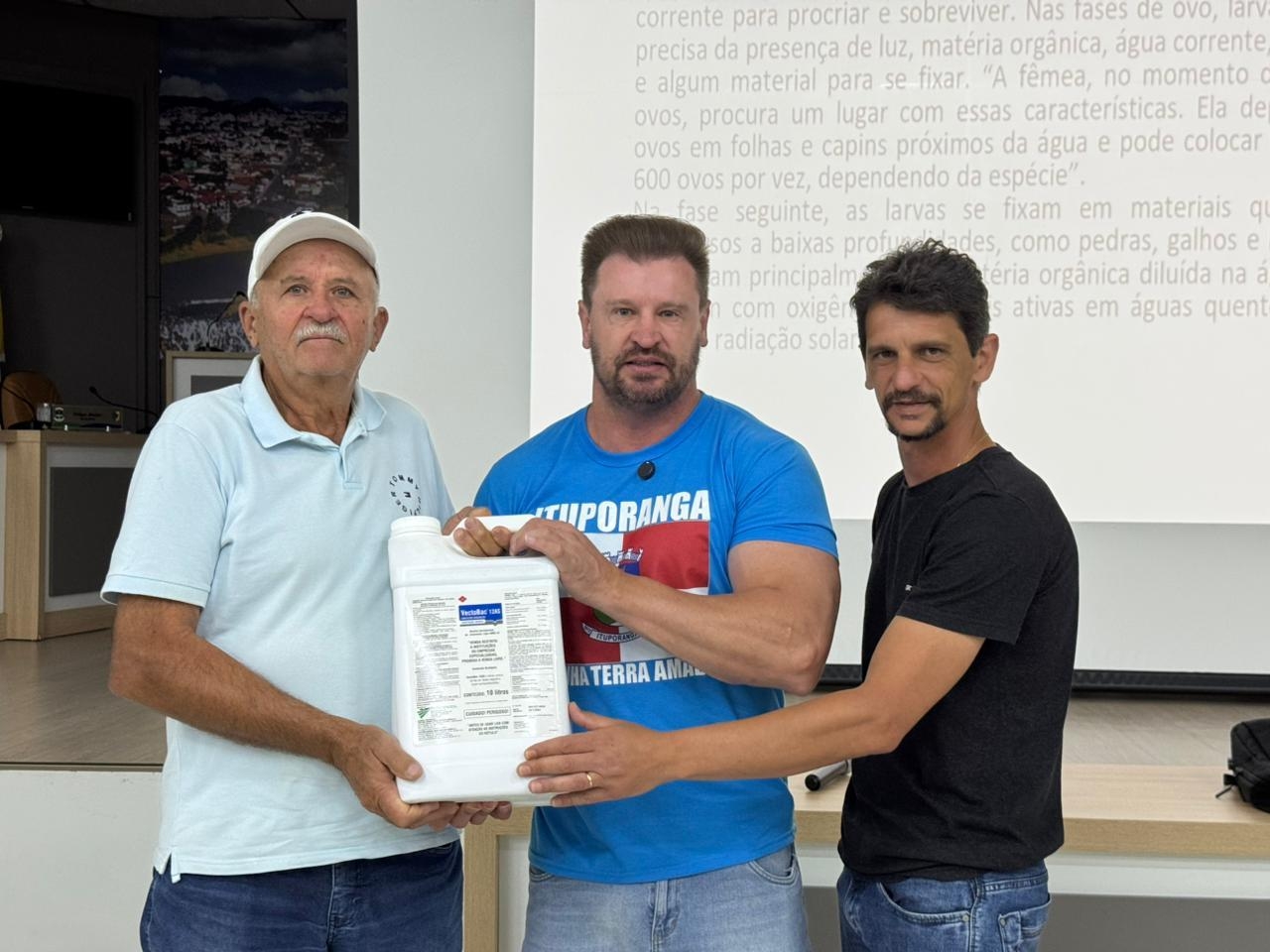 Entrega de larvicida marca novo ciclo de combate ao borrachudo em Ituporanga
