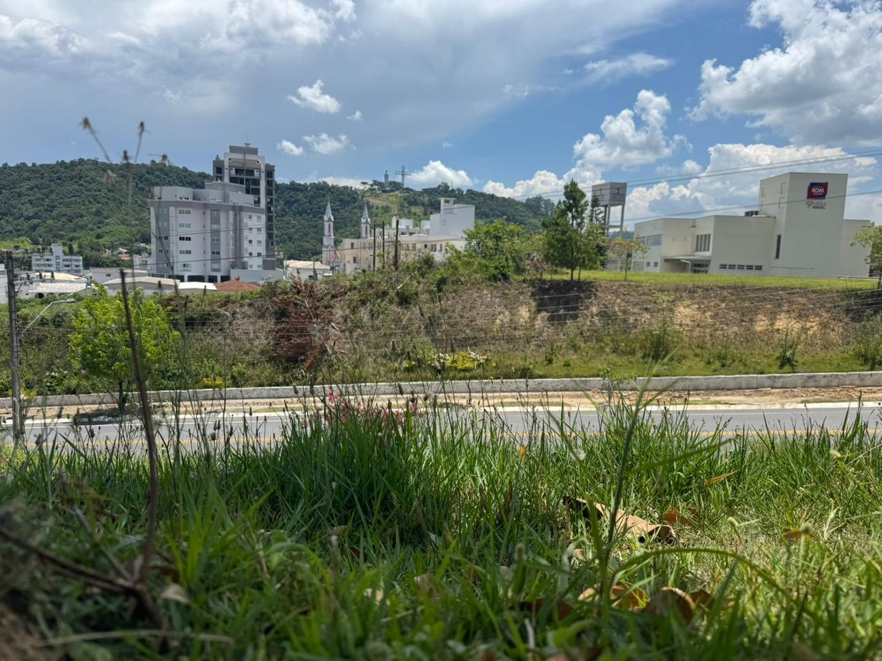 Falta de mão de obra afeta cronograma de roçadas em Ituporanga
