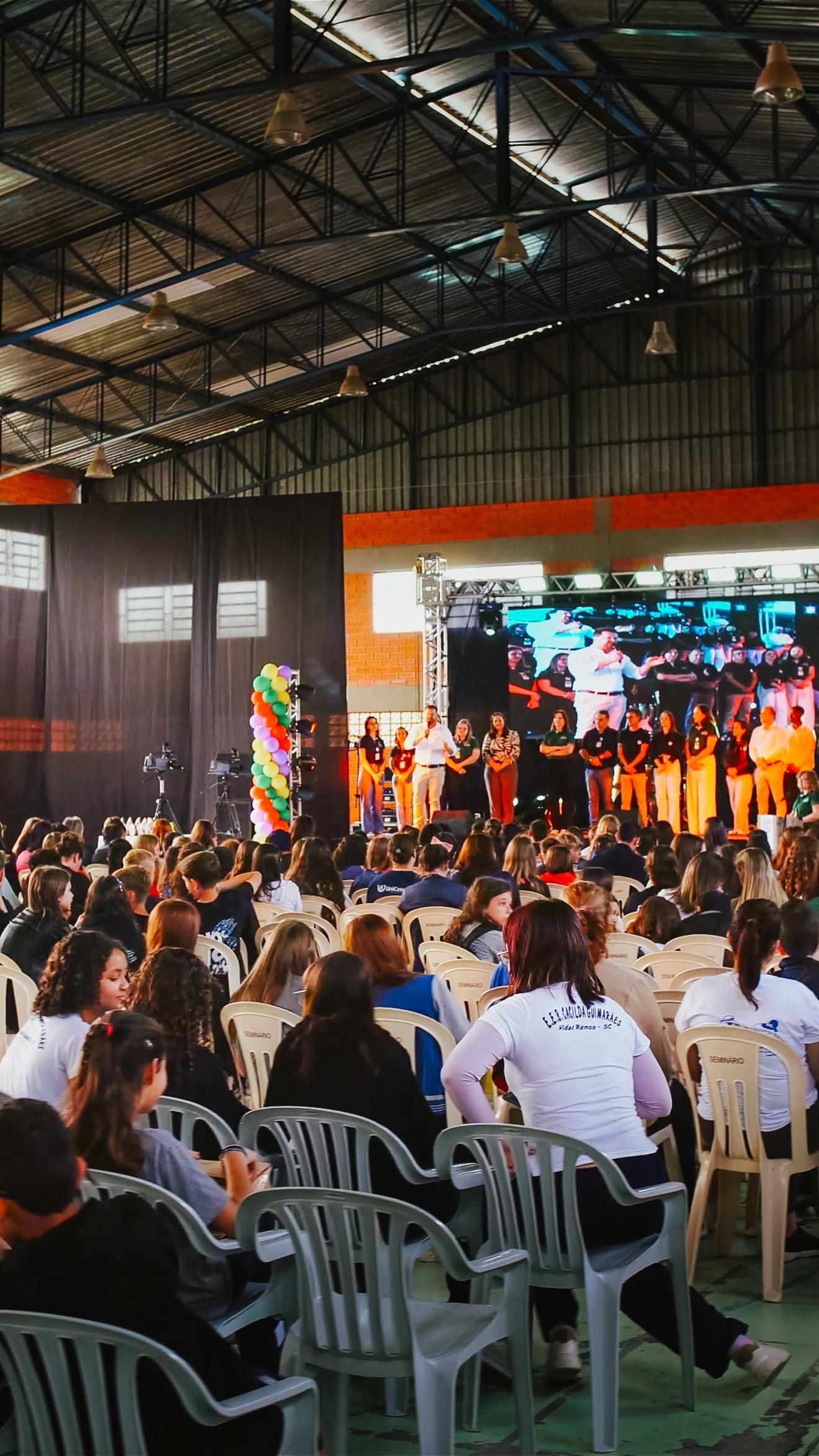 Inicia a Feira Regional e Municipal do Livro de Ituporanga 