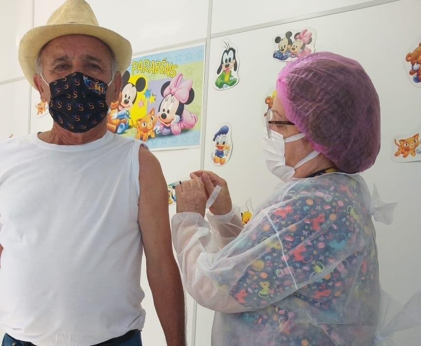 Prefeito de Ituporanga, o mais idoso de SC, recebe segunda dose da CoronaVac