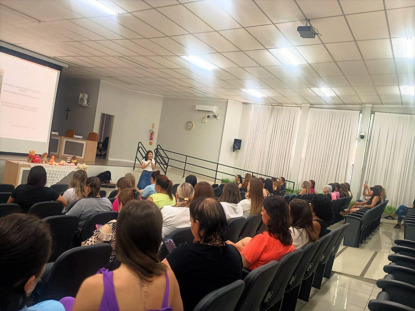 Professores da Educação Infantil participam de formação pedagógica em Ituporanga