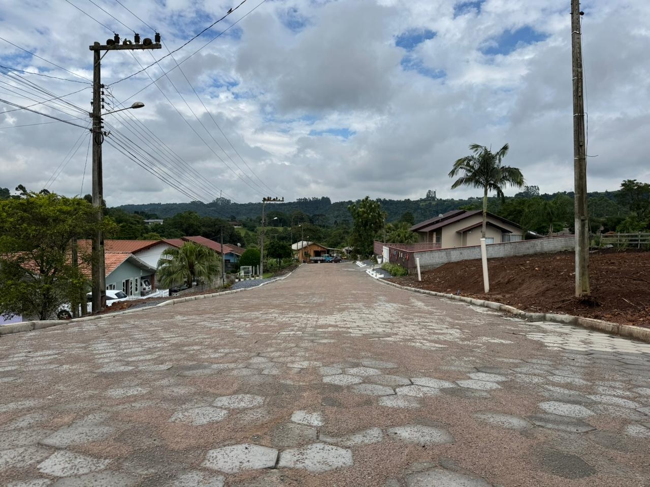 Rua Felomena Walter é pavimentada em Ituporanga
